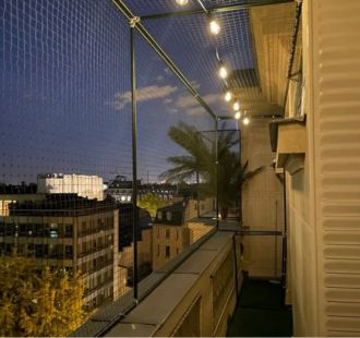 Child safety balcony netting