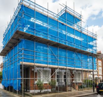 Perimeter safety net for building