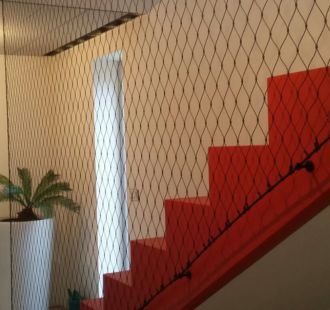 Home staircase fall protection net